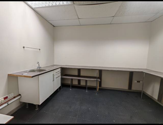 132M² OFFICE TO LET IN MEYERSDAL